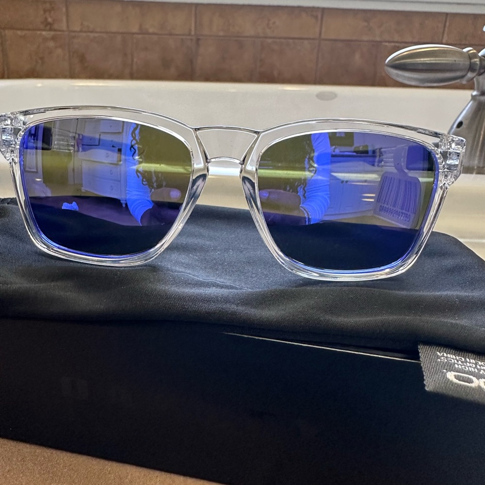 Oakley Catalyst mViolet Iridum Clear Sunglasses BNWT